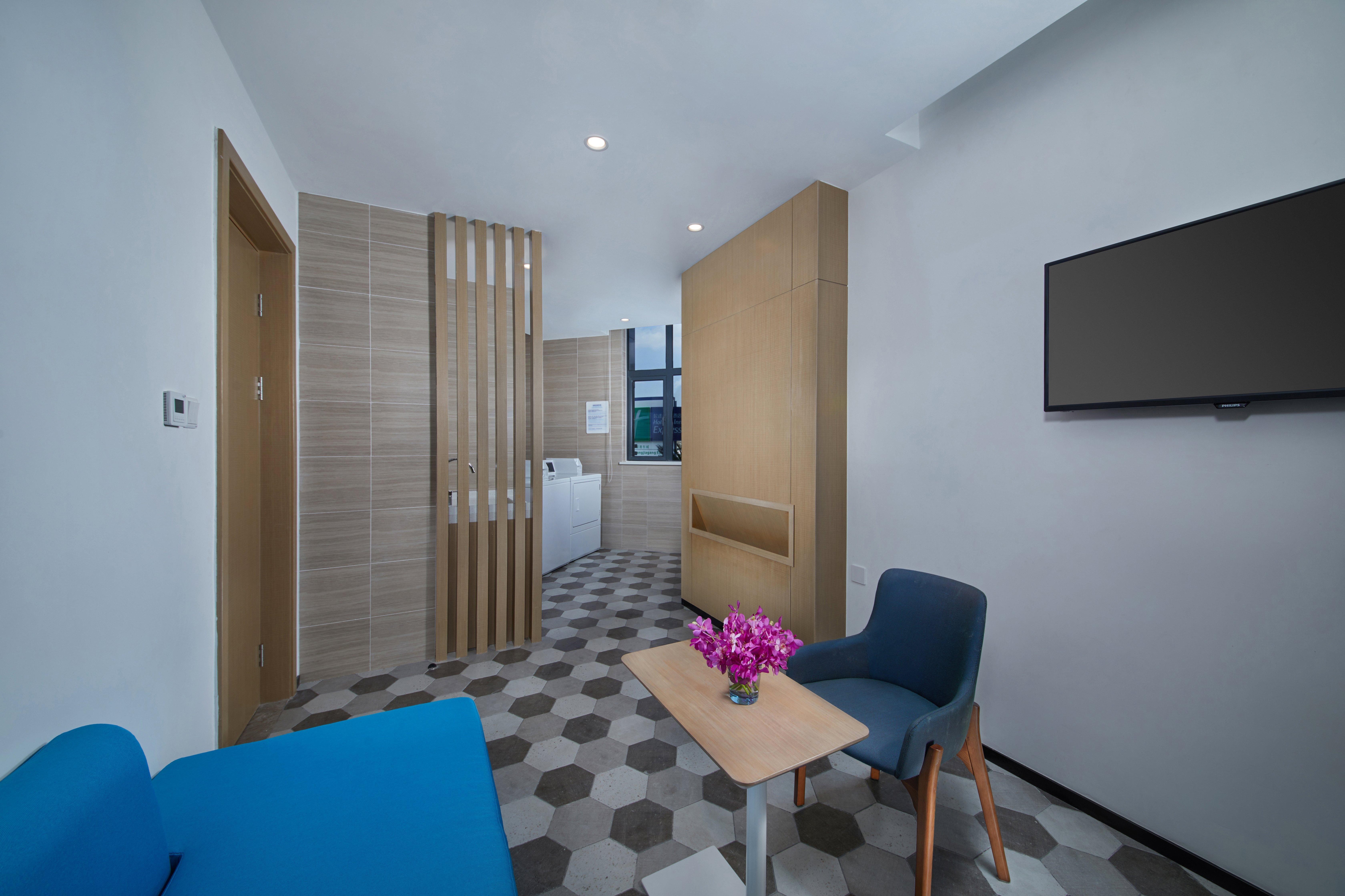 Holiday Inn Express Zhangjiagang East By Ihg Bagian luar foto