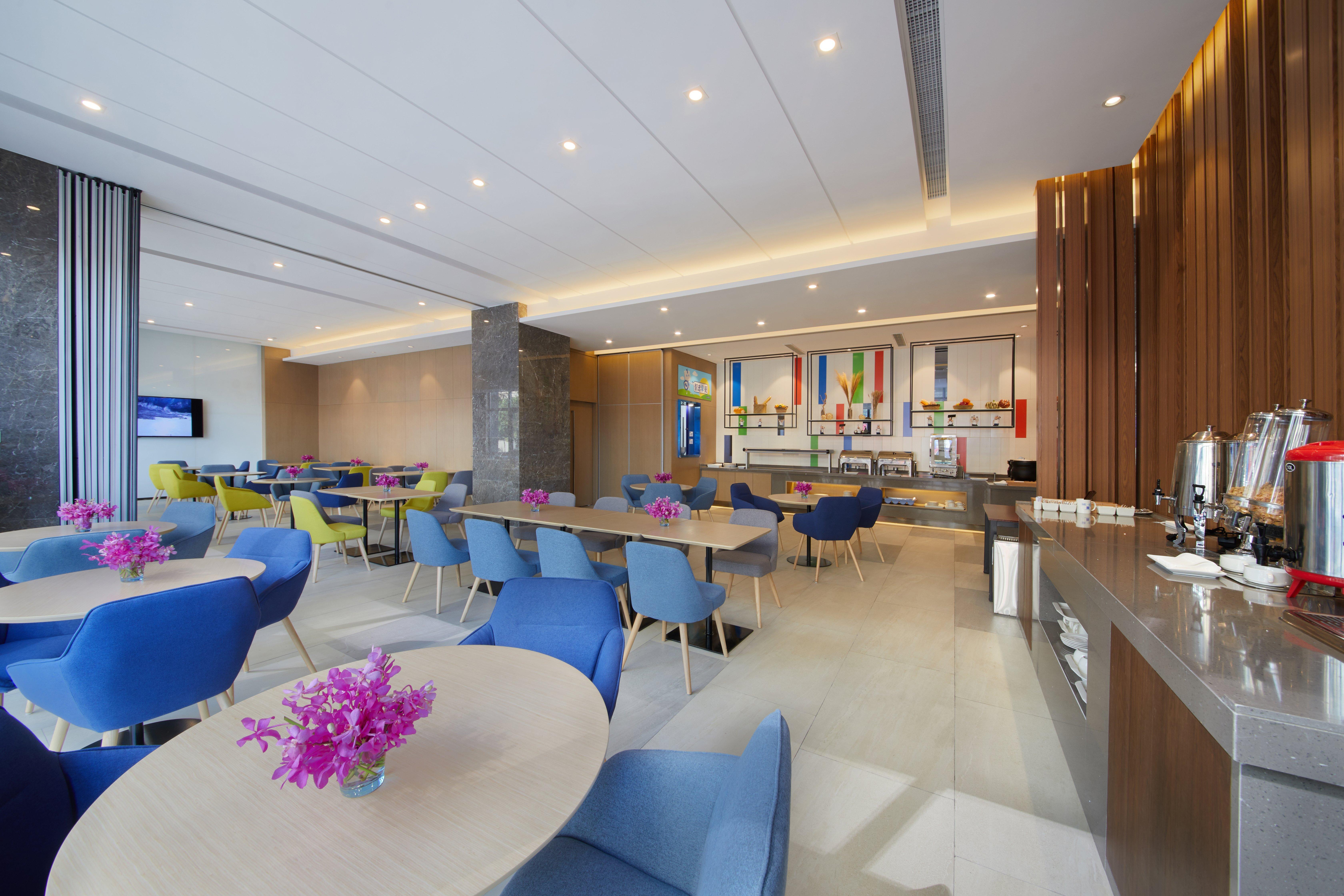 Holiday Inn Express Zhangjiagang East By Ihg Bagian luar foto