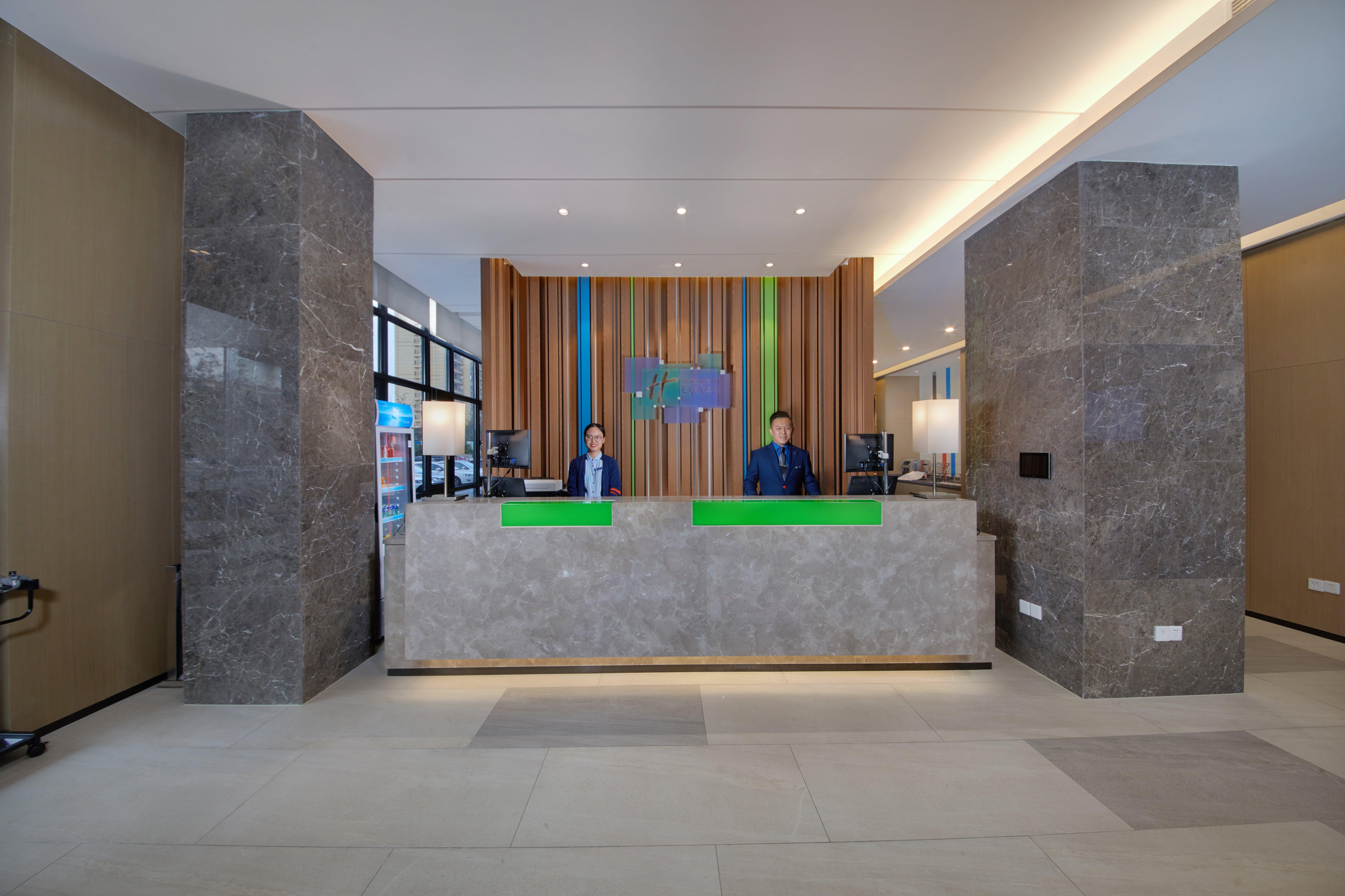 Holiday Inn Express Zhangjiagang East By Ihg Bagian luar foto