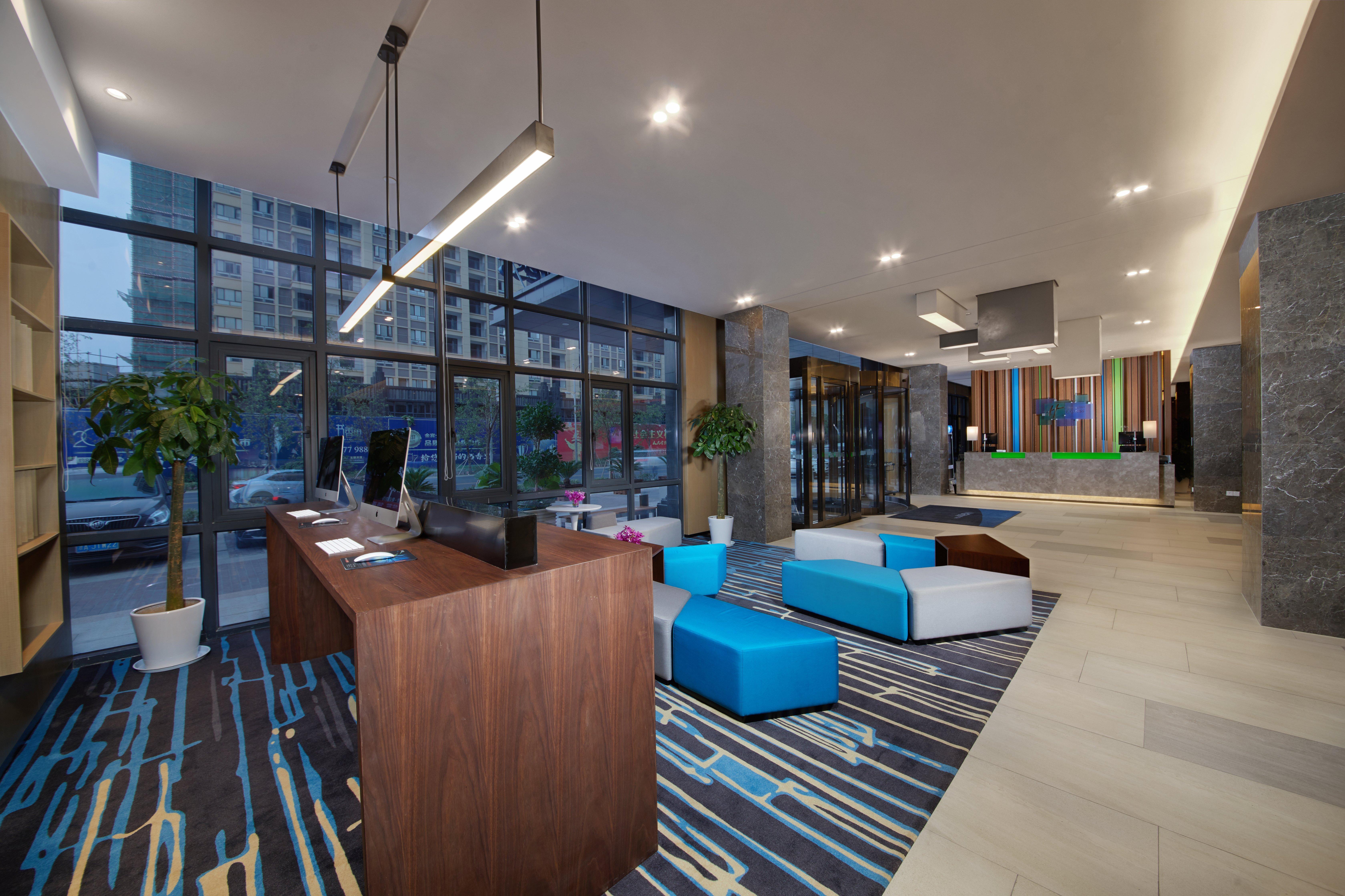 Holiday Inn Express Zhangjiagang East By Ihg Bagian luar foto