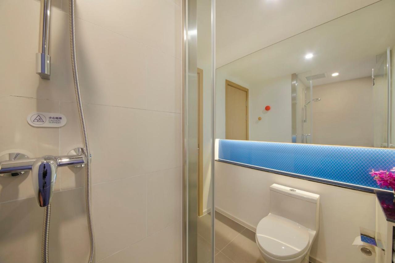 Holiday Inn Express Zhangjiagang East By Ihg Bagian luar foto